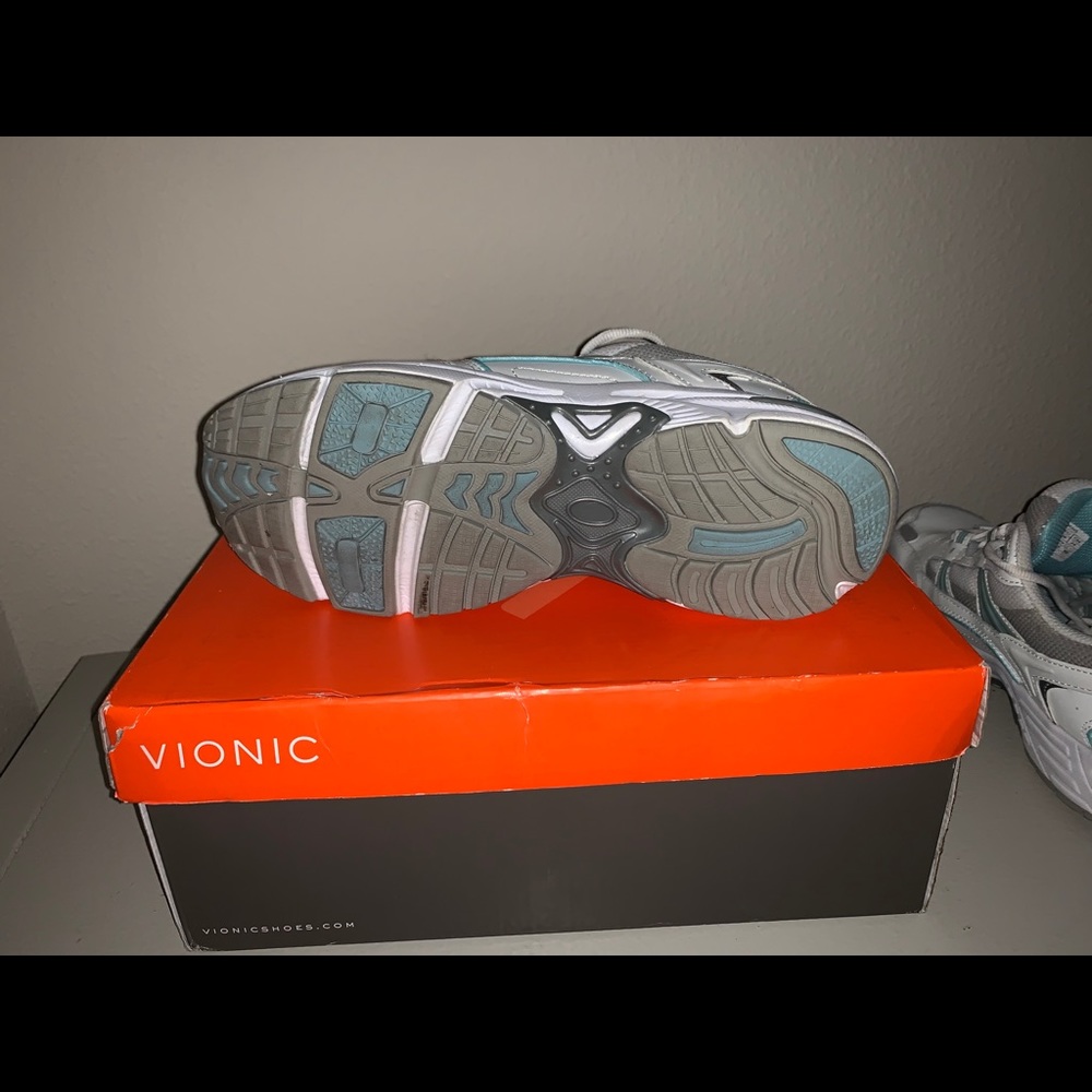 Vionic Classic Walker - image 4